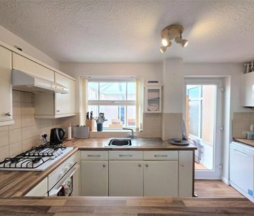 2 bedroom end of terrace house to rent - Photo 5