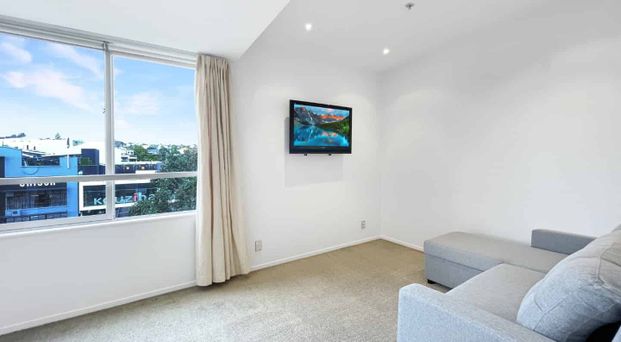 The Mirage - Furnished 1 Bedroom - Photo 1