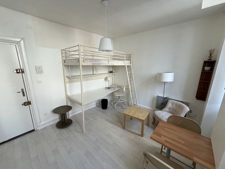 Location Appartement 1 pièce 16m² - Photo 2