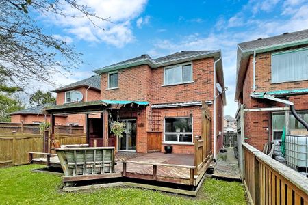 For Lease - 24 Antique Drive, Richmond Hill, Ontario - Photo 3