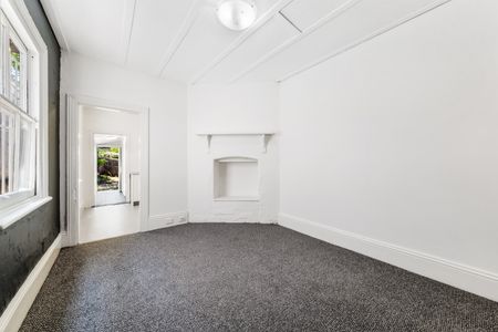 954 Elizabeth Street, Zetland NSW 2017 - House For Rent | Domain - Photo 2