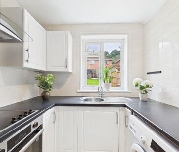 1 bedroom in a house share to rent - Photo 2