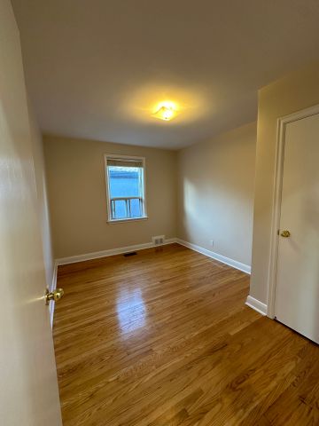 For Lease - 34 Inniswood Drive Unit# Main, Toronto, Ontario - Photo 3