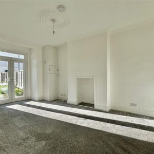 1 bed Flat Westborough Road, Westcliff-on-Sea, SS0 - Photo 2