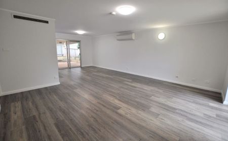 COOKE POINT SPLENDOUR - Well Maintained 4x1 Home - Photo 2