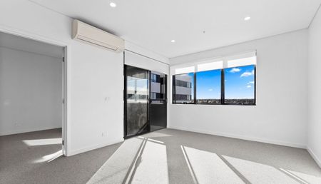 Modern Apartment with Everything at your Doorstep! - Photo 4