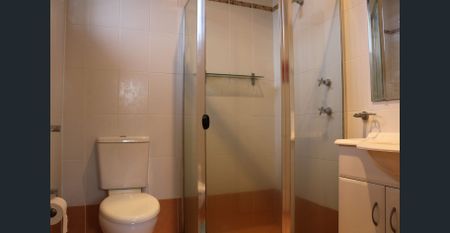 Spacious Duplex with peaceful private garden! - Photo 5