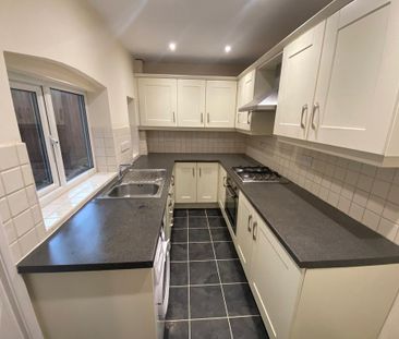 2 bedroom terraced house to rent - Photo 3