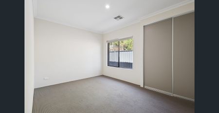 LARGE HOME IN MOUNT CLAREMONT - Photo 5