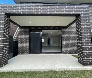 “Great Family Home” - Photo 5