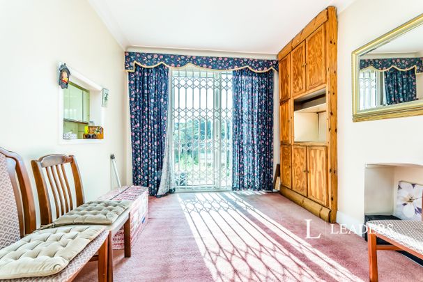 4 bedroom mid-terrace to rent Southbrook Road - Photo 1