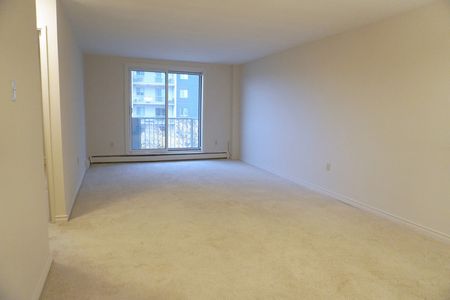 Royal Oak Towers - Photo 3