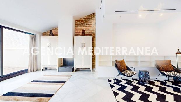 Luxury penthouse for rent in Valencia, Spain - Photo 1
