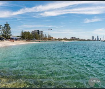 2/4 Baker Avenue, Labrador, Qld 4215 - Photo 4