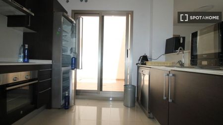 3 room luxury Flat for rent in Torrevieja, Valencia - Photo 5
