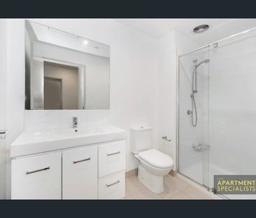 Stylish, Spacious Living in a Prime Heatherton Location - Photo 5