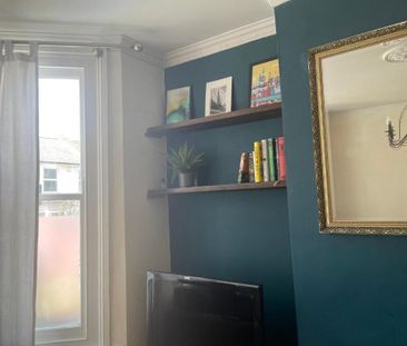 4 Bed Semi-Detached House, Rainton Road, SE7 - Photo 1