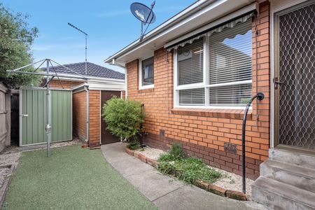 2/557 Balcombe Road, Black Rock VIC 3193 - Apartment For Rent | Domain - Photo 2