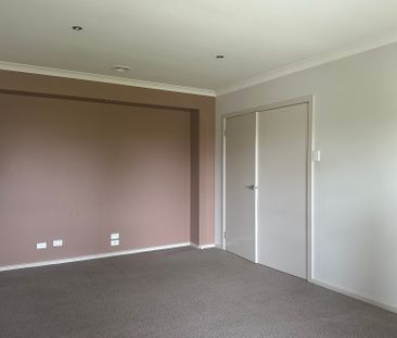 Large Living in the Alamanda School Zone - Photo 2