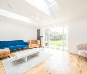 Morland Close, Hampton, TW12 - Photo 1