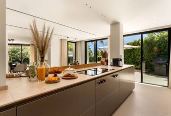 5 bedroom luxury Villa for rent in Marbella Del Este, Andalusia