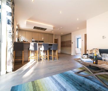 2 bedroom penthouse to rent - Photo 1