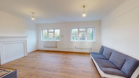 3 bedroom flat to rent - Photo 2