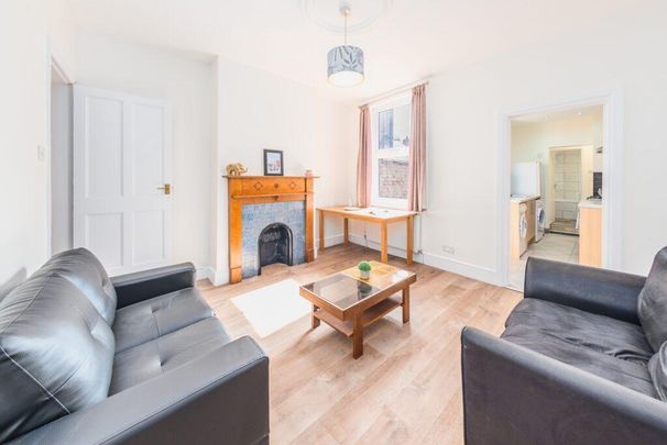 3 bedroom terraced house to rent - Photo 1