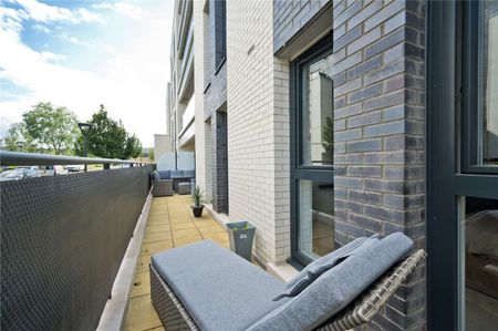 A modern two bedroom ground floor apartment in Longcross. - Photo 5