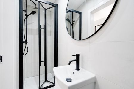 6 bedroom house to rent - Photo 2