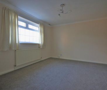 3 bedroom detached house to rent - Photo 2