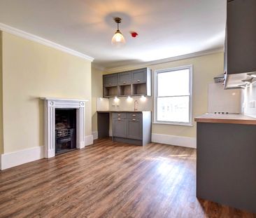 3 bedroom apartment to rent - Photo 2