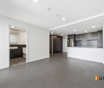 Low Maintenance living in the Heart of Tuggeranong! - Photo 1