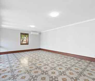 Spacious Family Home on the Golden Mile - Photo 6