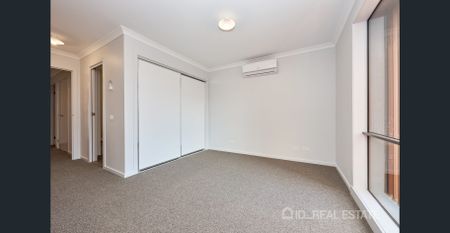 Three Bedroom Townhouse - Photo 2