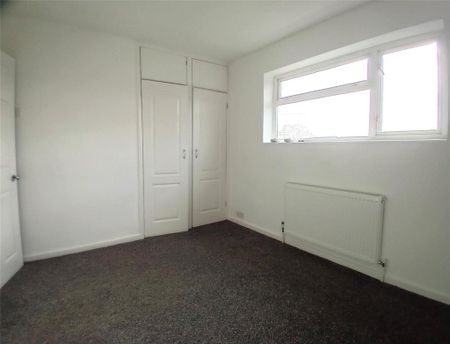 3 bedroom end of terrace house to rent - Photo 3
