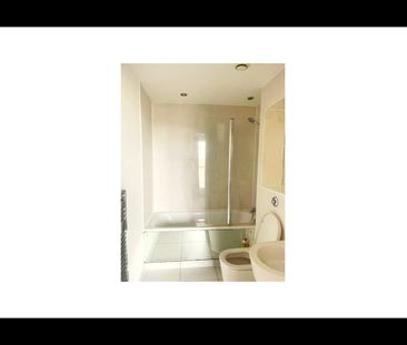 2 Bed Penthouse, Raphael House, IG1 - Photo 3