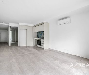 Resort-Style Living on the Yarra River! - Photo 4