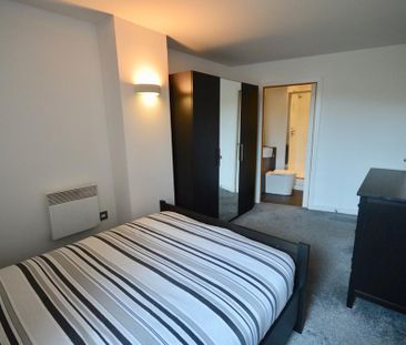 2 bedroom flat to rent - Photo 5