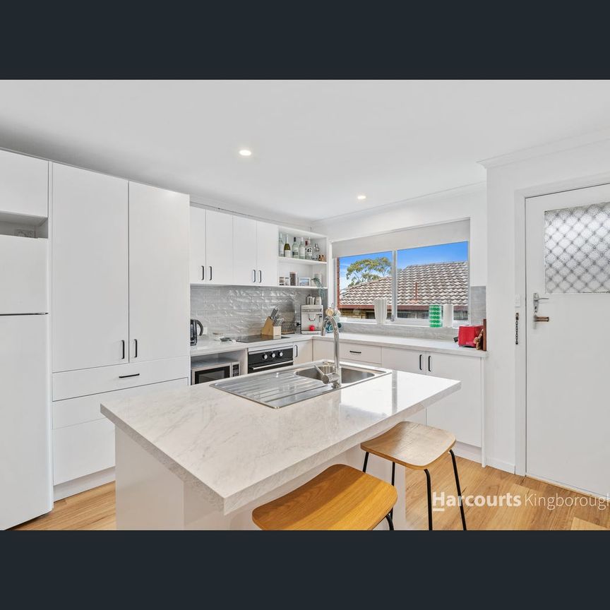 2/2 Lalwinya Road, Mount Nelson, Tas 7007 - Photo 1