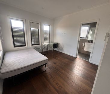 Glen Waverley - Photo 3