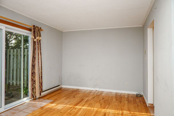 For Lease - 207D North Park Street, Belleville, Ontario - Photo 1