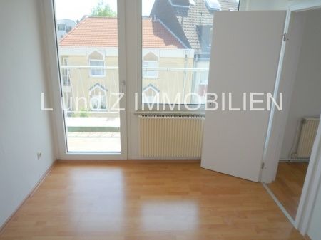 * Berufstätige oder Studenten willkommen * 2 Zimmer Wohnung großer Balkon. - Photo 4