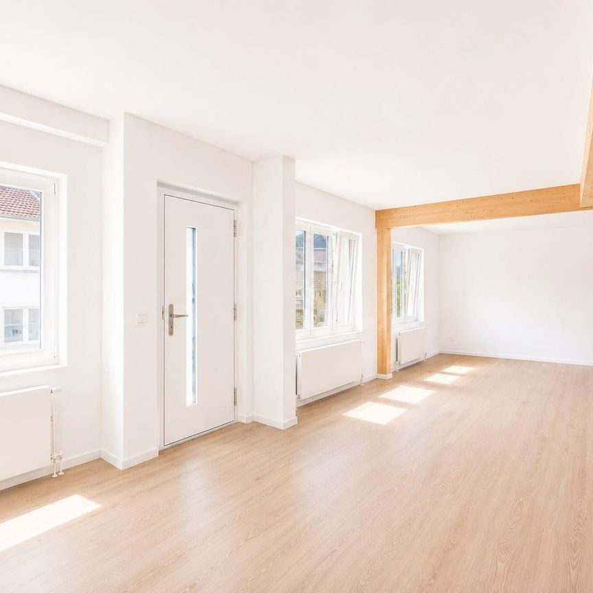 Einzigartige, frisch renovierte 4.5-Zimmer-Maisonettewohnung - Photo 1