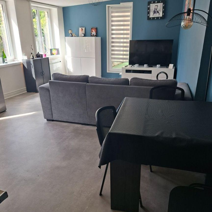 Grand-Place de CASSEL, un bel appartement avec de beaux volumes au 2è étage en duplex sans asce... - Photo 1