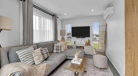 Near New 2 bedroom house - Photo 3