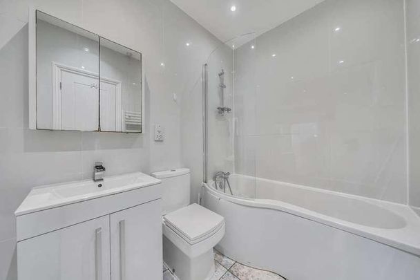 Madeley Road, Ealing Broadway, W5 - Photo 1