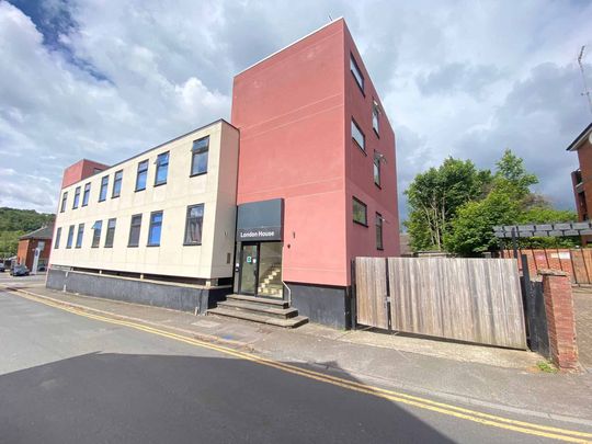 Deluxe Double Ensuite - Photo 1