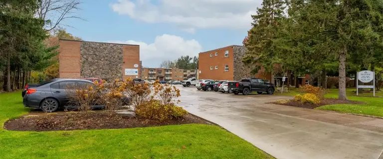 Portage Place Apartments | 4613, 4615, 4617 & 4619 Portage Rd., Niagara Falls - Photo 1
