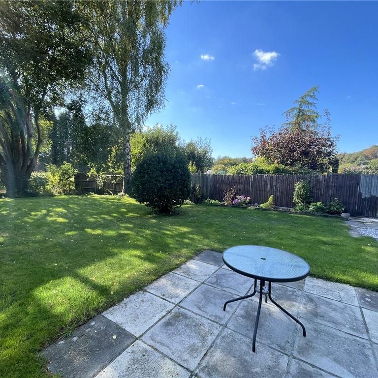 3 bedroom semi-detached house to rent - Photo 1
